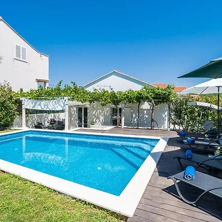 別荘 Holiday Bosanka With Outdoor Swimming Pool 287 *